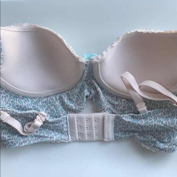 VS Bra - Picture 3 of 5